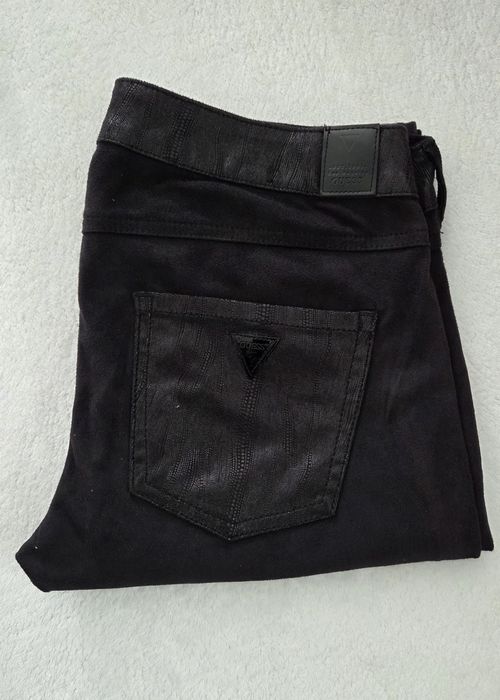 Pantaloni din material moale ,elastic GUESS!
