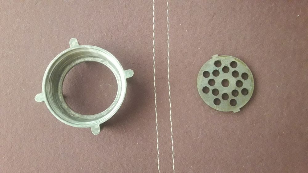 сеточка и рым болт для мясорубки