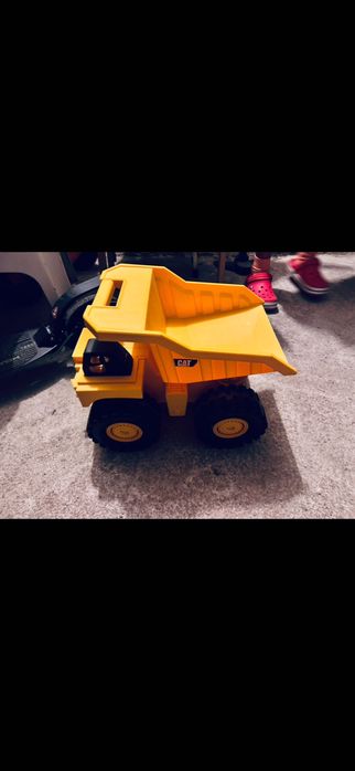 Детски камион CAT *Намален*