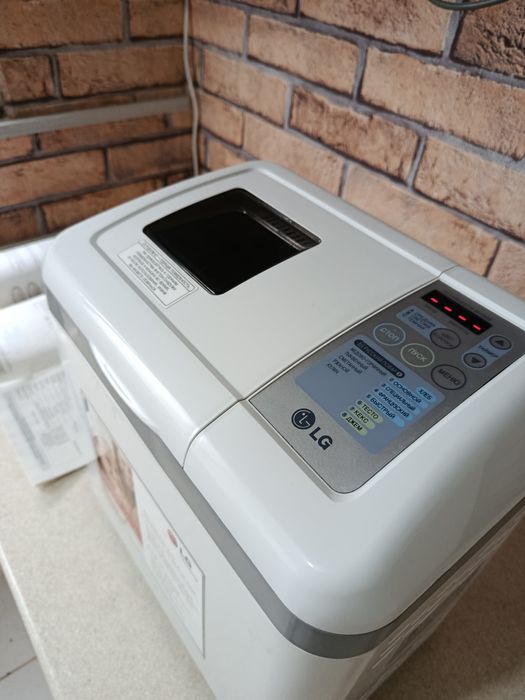 Хлебопечка LG HB1001CJ в отличном состоянии