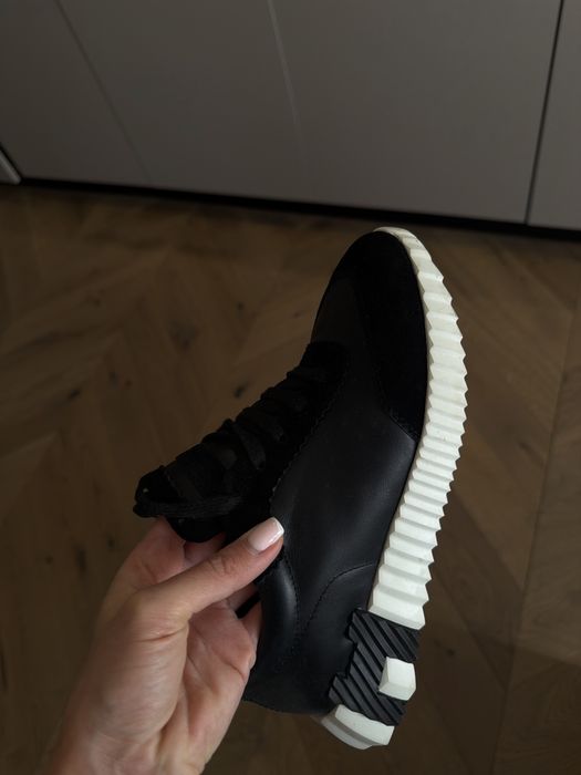 Обувки Hermes      .