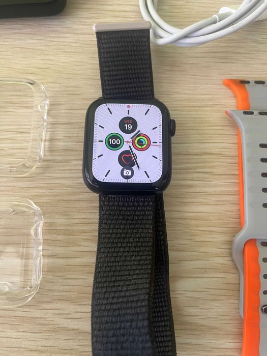 *Гаранция* Apple Watch SE2 44mm GPS | Като НОВ | + Мега пакет подаръци!