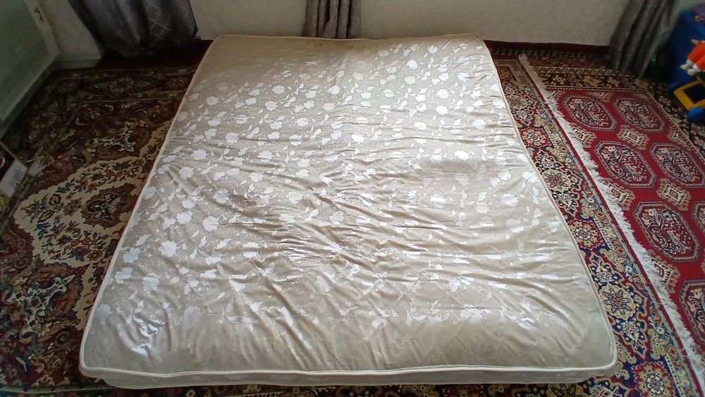 Матрас  210/180.