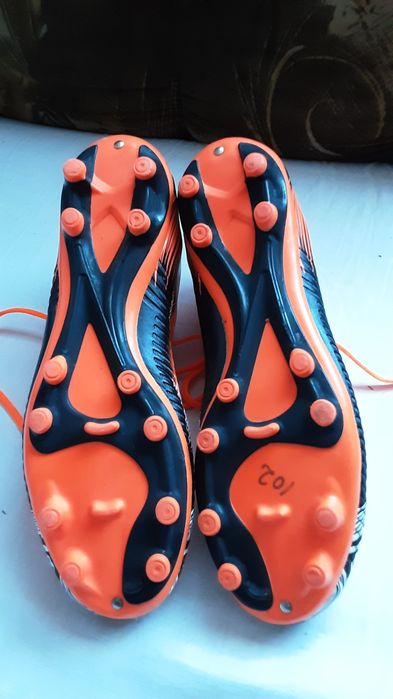 Crampoane fotbal mărimea 42