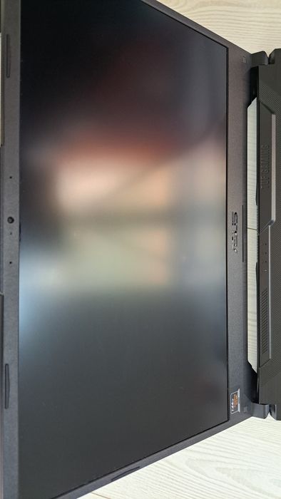 Продавам Asus TUF Gaming A15 laptop