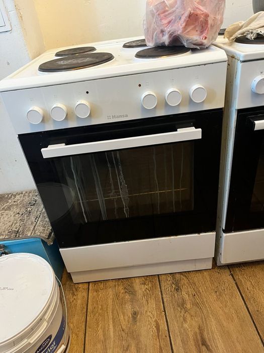 Кухонные плиты марки Hansa и Gorenje.
