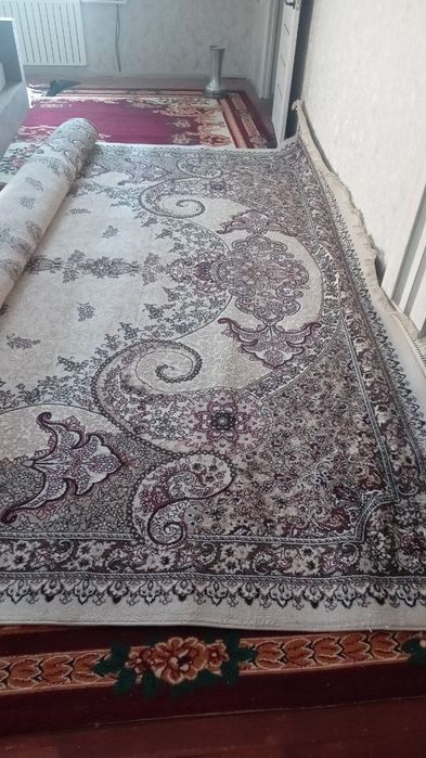 Gilam sotiladi kelishilgan narxda