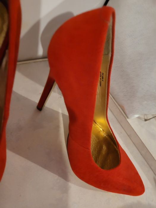 Pantofi dama cu toc eleganți roșii sau roz