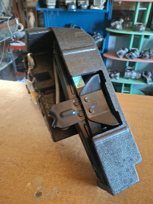 Cric Peugeot 2008 Citroen C4 DS Cactus  C5 2016-