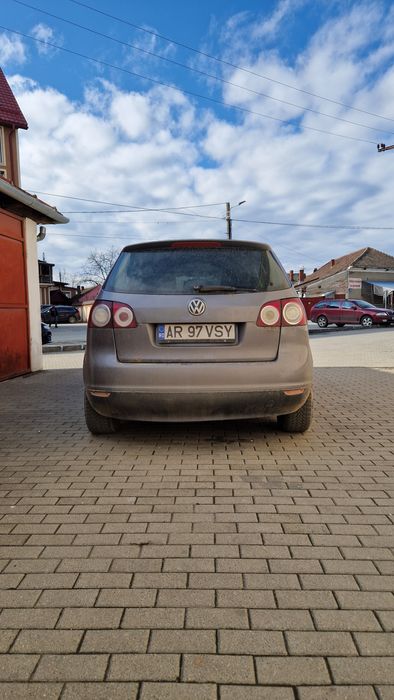 Vând volkswagen golf 5 plus