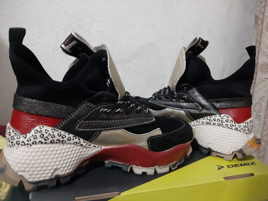 обуви все по3000-берцы за 5000