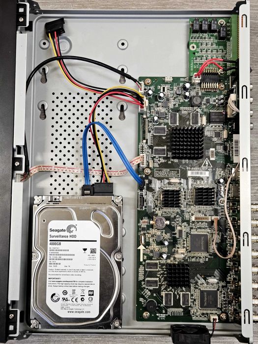 HikVision DVR DS-7216HGHI-SH/A 16 канален с 4 ТБ твърд диск