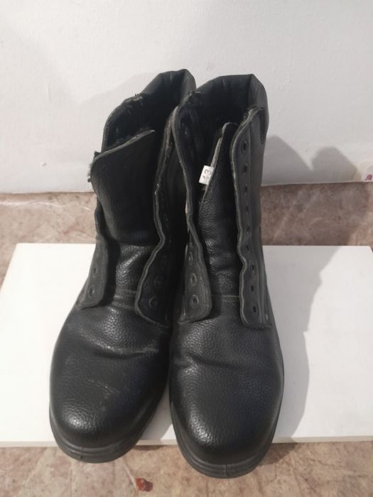 Продам  берцы новые  зимние  и летние