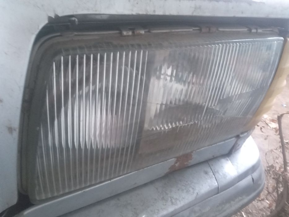 Продам фары,решетка 126 мерседес