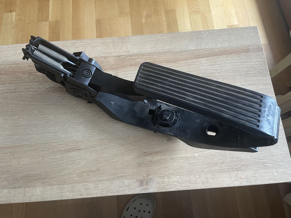 Педал за газ за Mercedes E Class W211 2.7CDI