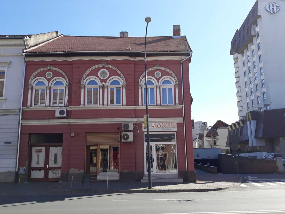 Vand apartament 3 camere ultracentral