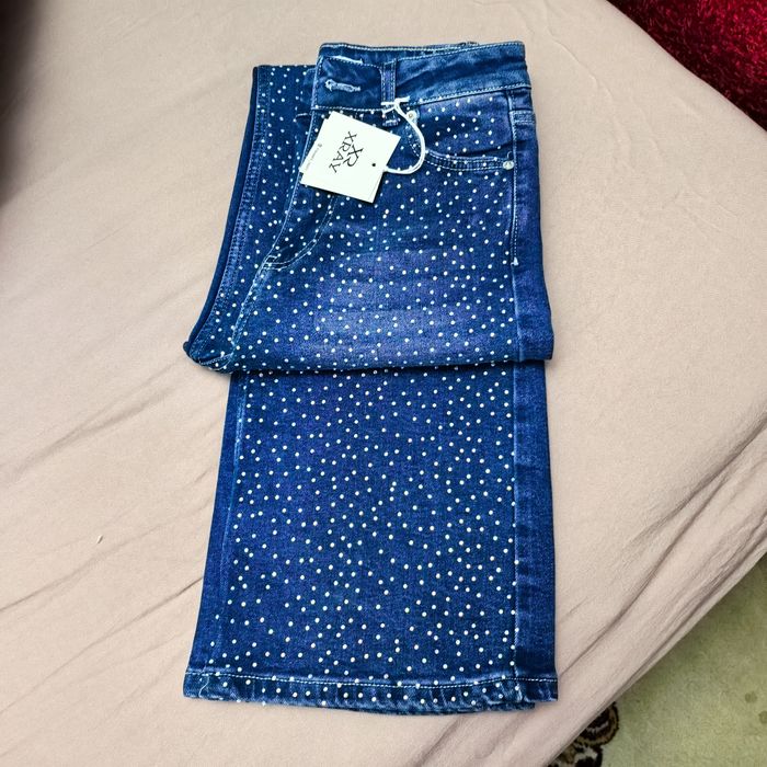 Дамски дънки с камъни