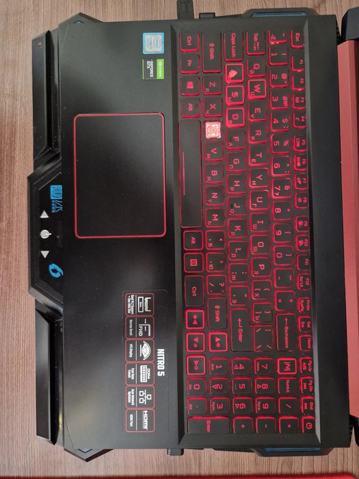 Acer Nitro 5 игровой ноутбук.