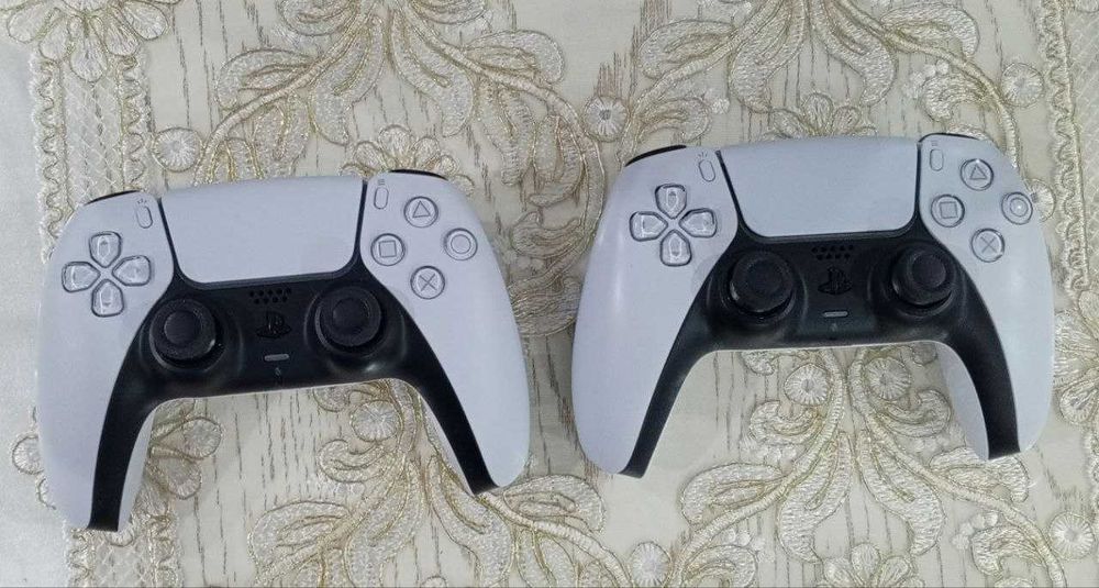 Playstation 5 Disc Edition в идеальном состоянии 2 джойстик