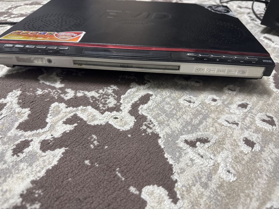 DVD / EVD плеер с колонками