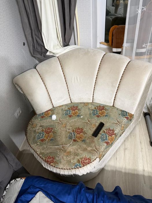 Диван угловой б/у