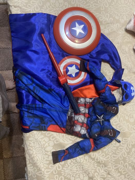 Продам новогодние костюмы