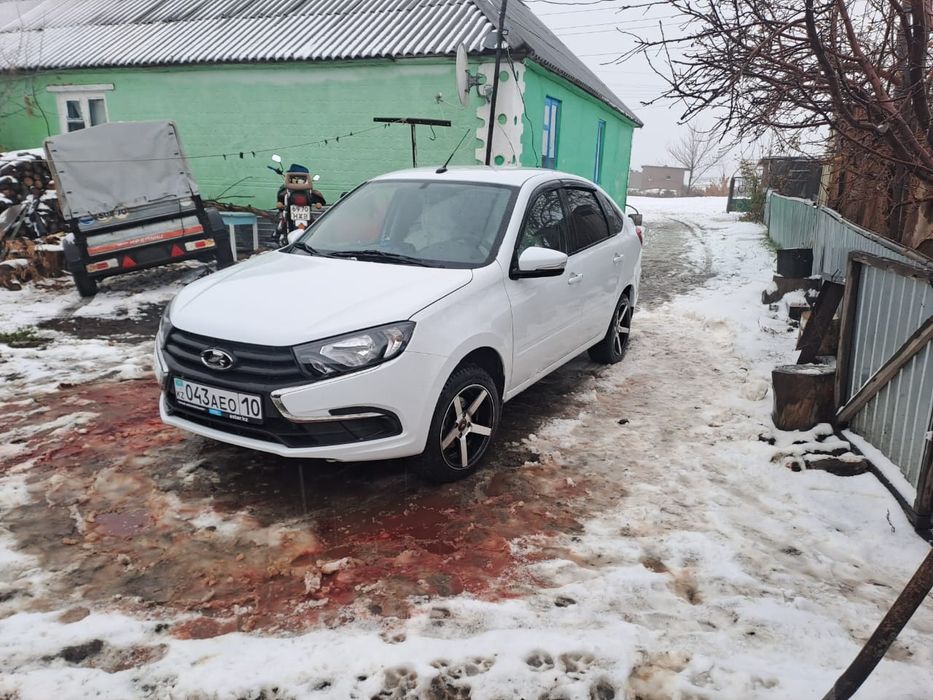 Продам Гранту 2023 год