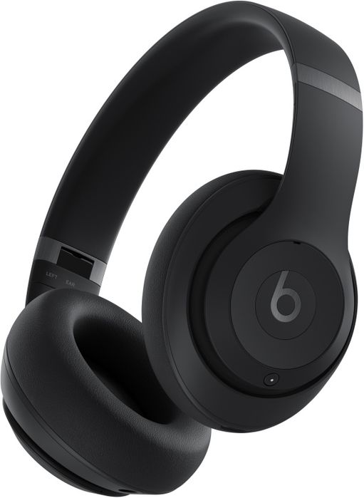 Beats Studio Pro — беспроводные накладные наушники.