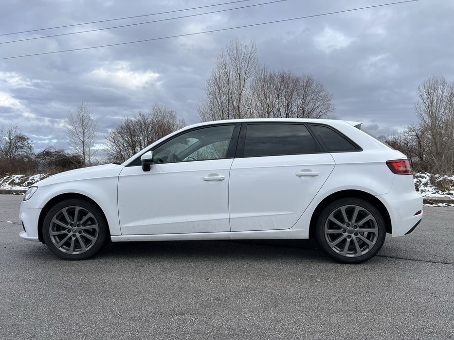 Audi A3 30TFSI 2019г. с регистрация