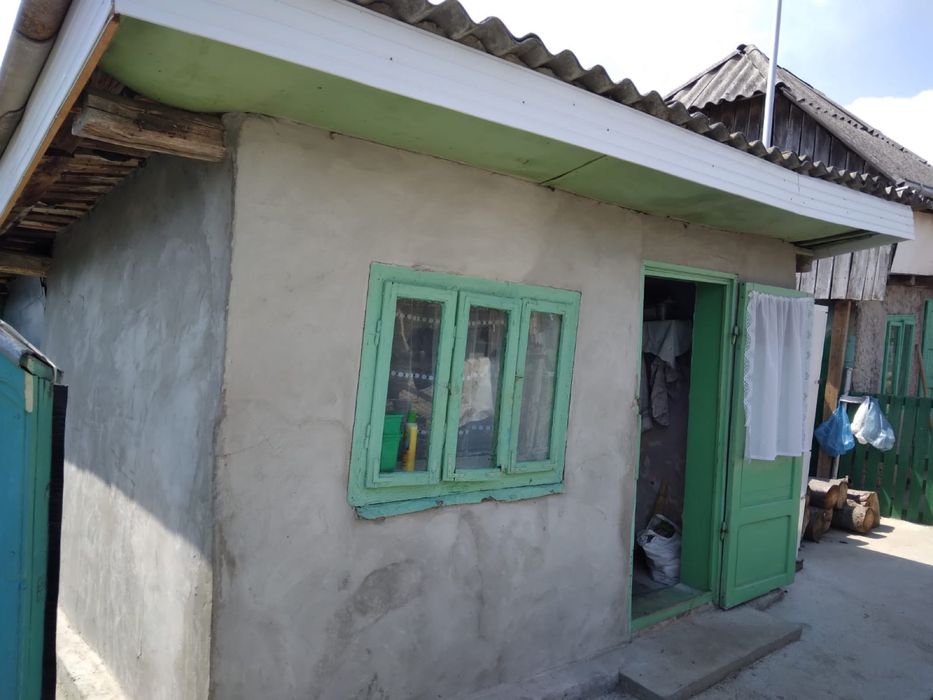 Teren si casa de vanzare Lespezi - Bursuc Deal