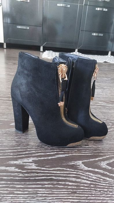 Полусапожки новые размер 35-36