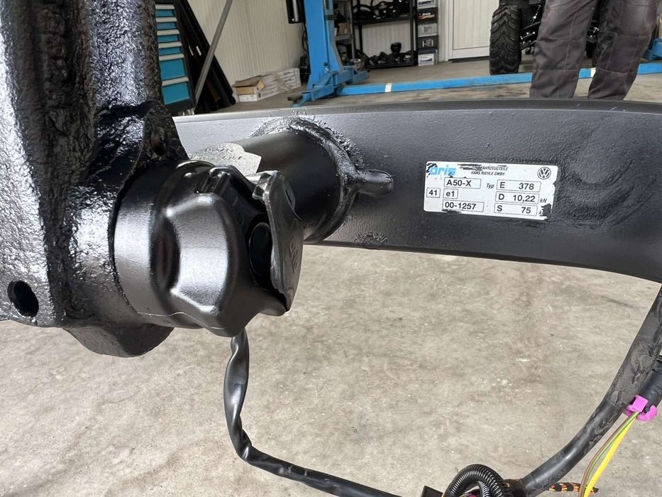 Теглич за Vw Touran 2005 2010 Г цена 150 евро