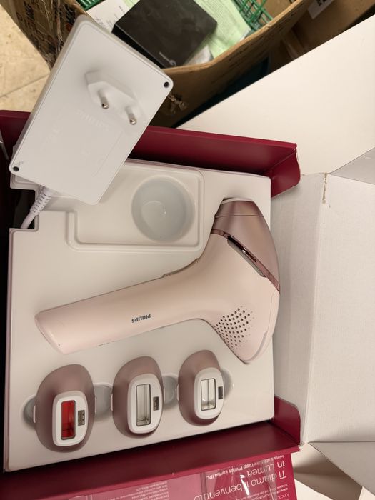 Aparat de epilat Philips Lumea Ipl 9900 BRI951 nou 4 capete sigilate