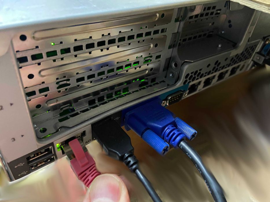 Сървър HP DL380e G8 2x Xeon E5-2450L 16 core, 32GB RAM, 2xPSU, Proxmox