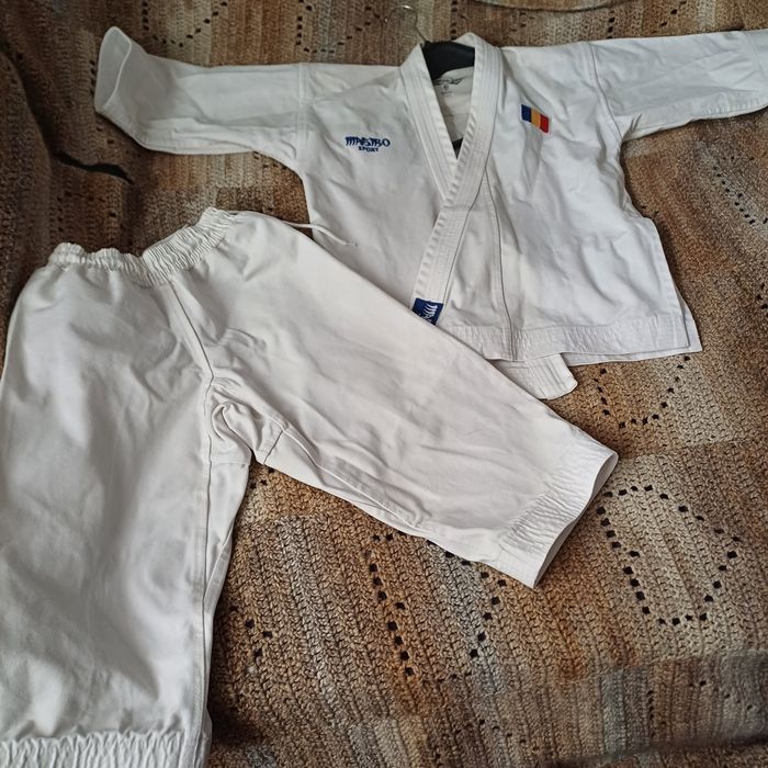 3 kimonouri mărime 130