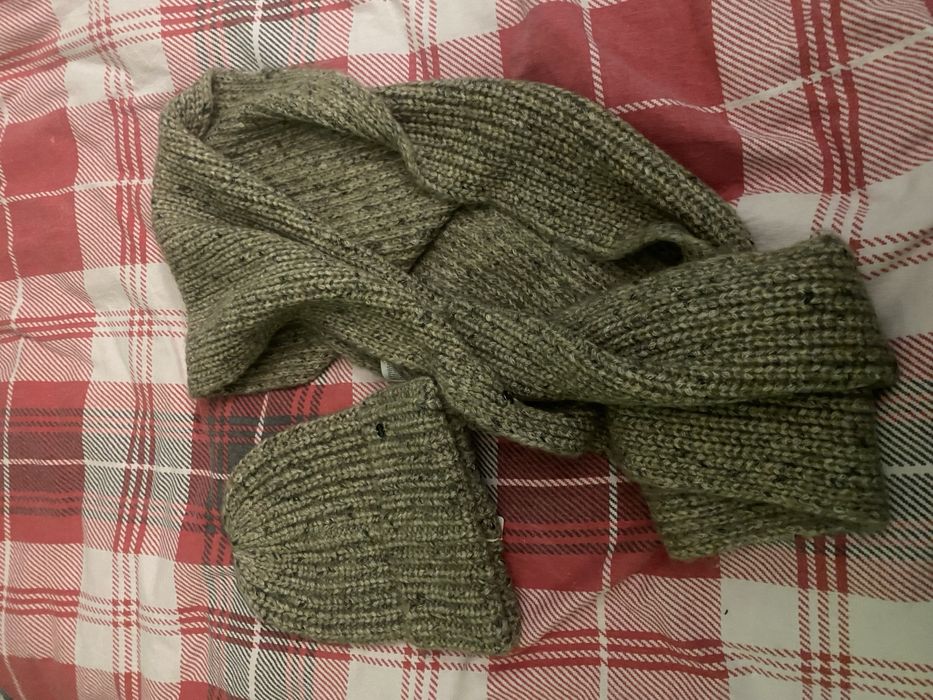 Шал и шапка