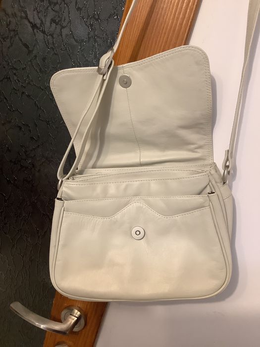 Accesorii femei,genți elegante și casual