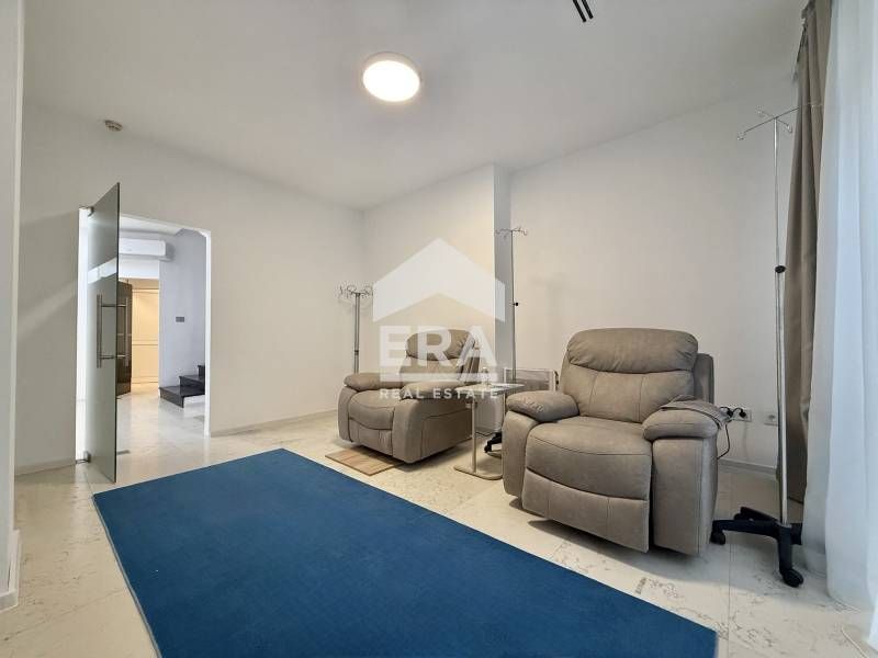 Дава се под наем Магазин в София, Център - 150 кв.м за 5000 € - Снимка #4