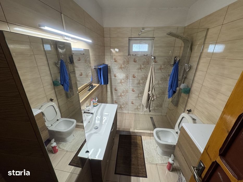 Casă 120 mp + casă 49 mp, teren 640 mp, deschidere 15 ml, Calea Dobrog