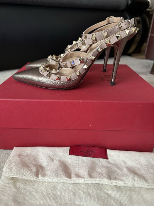 100% ОРИГИНАЛНИ Valentino Garavani rockstud pumps