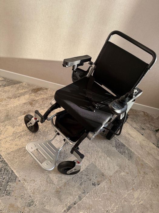 инвалидная коляска