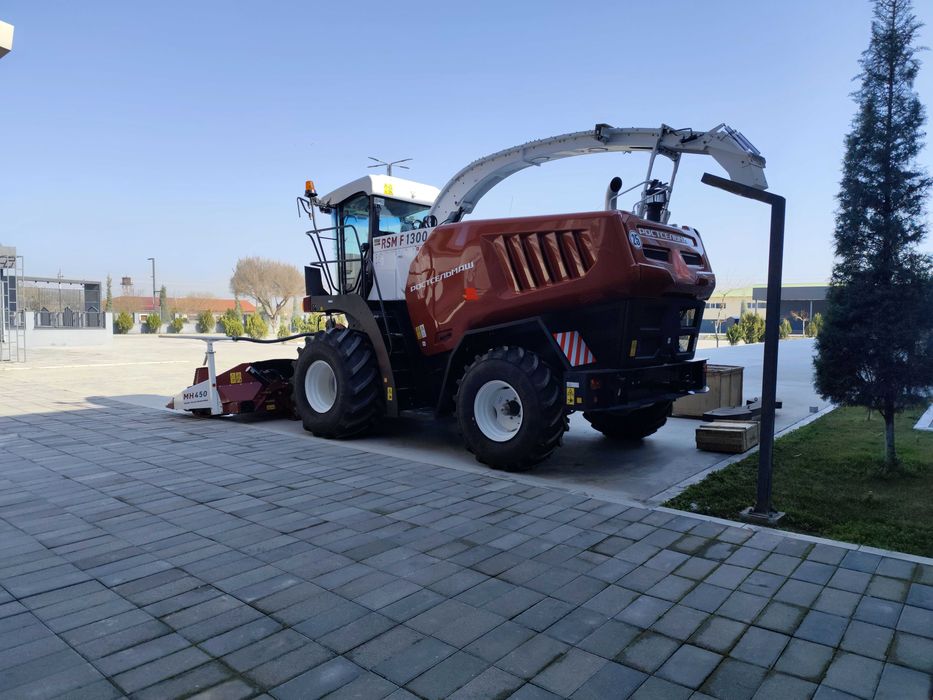 Янги F1300 Маккани силосга ўриш комбайни