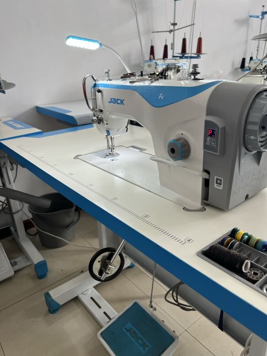 Срочно продам швейную машинку