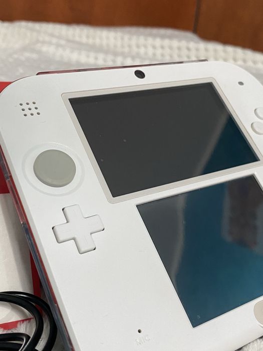 Nintendo 2DS Scarlet Red Modat