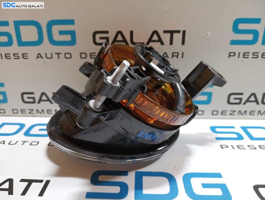 Proiector Ceata Dreapta din Bara Spoiler Fata Volkswagen Golf 6 2008 - 2014 Cod 04-441-2038R [M6796]