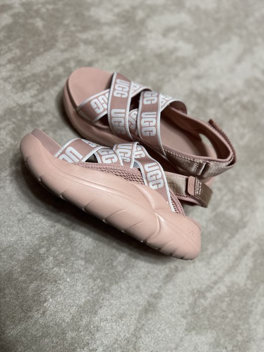 Дамски сандали UGG