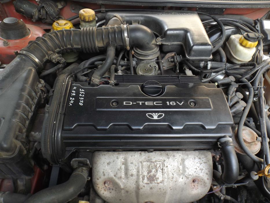 Daewoo Nubira  2. 0 бензин  16 v продава се цяла за части.