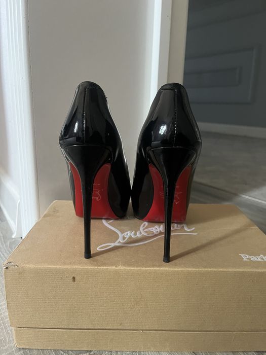 Продаю туфли Louboutin