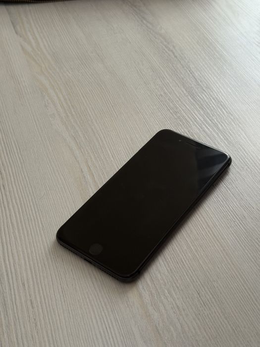 Iphone 8 plus идеальное состояние