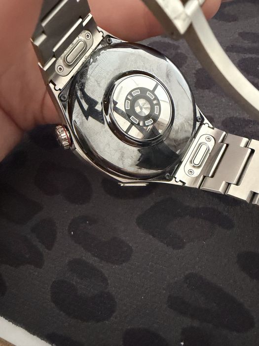 Продам HUAWEI watch gt 5 pro